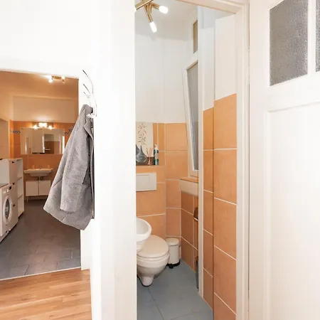 Zentrales Im Westend I Kueche I Balkon I Fuer Bis Zu 4 Personen
