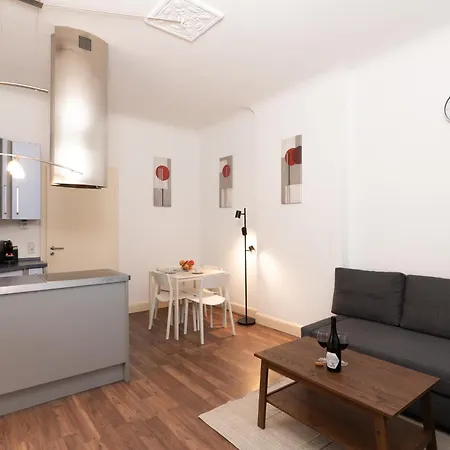 Apartment Zentrales Im Westend I Kueche I Balkon I Fuer Bis Zu 4 Personen
