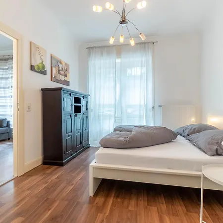 Zentrales Im Westend I Kueche I Balkon I Fuer Bis Zu 4 Personen Apartment