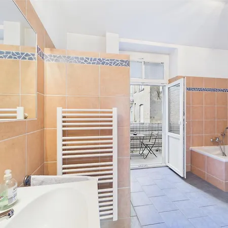Zentrales Im Westend I Kueche I Balkon I Fuer Bis Zu 4 Personen Apartment Wiesbaden