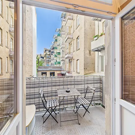 Apartment Zentrales Im Westend I Kueche I Balkon I Fuer Bis Zu 4 Personen Wiesbaden
