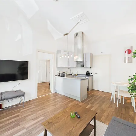 Zentrales Im Westend I Kueche I Balkon