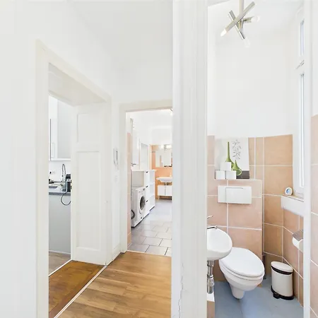 Zentrales Im Westend I Kueche I Balkon I Fuer Bis Zu 4 Personen Apartment