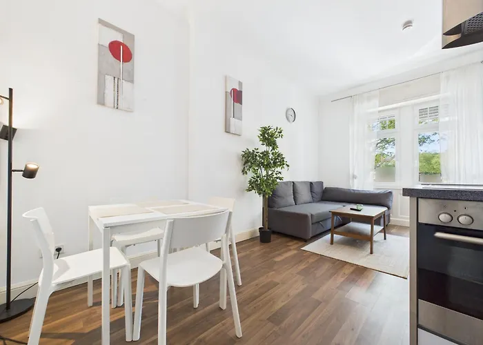 Zentrales Im Westend I Kueche I Balkon I Fuer Bis Zu 4 Personen *